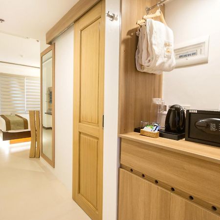 Commander Suites De Boracay Manoc-Manoc Номер фото